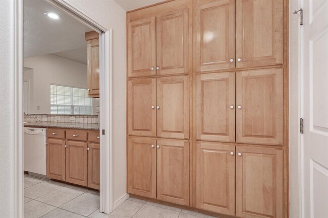 Building Photo - 4935 Sean Patrick Glen