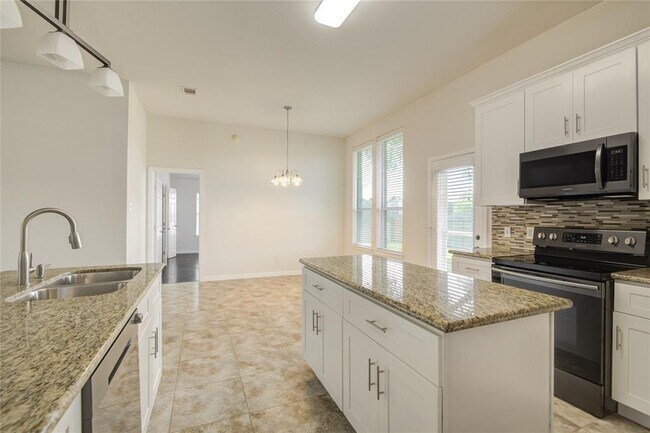 Building Photo - 229 River Basin Ln