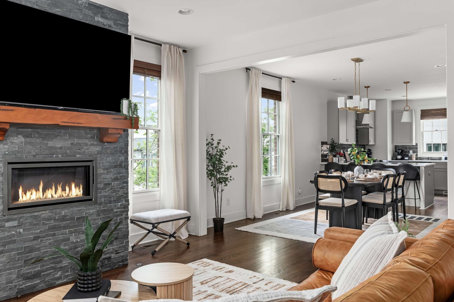 Building Photo - 1015D 12th Ave S