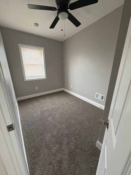 Building Photo - 4905 Chalgrove Ave