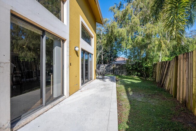 Building Photo - 13745 Yarmouth Dr