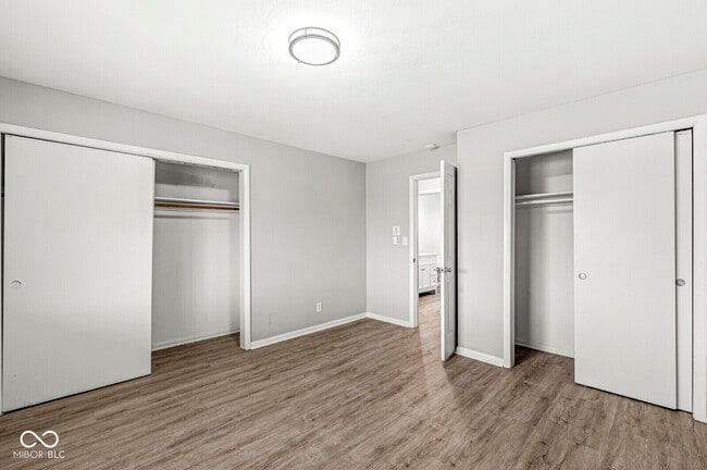 Building Photo - 10301 Medallion Dr
