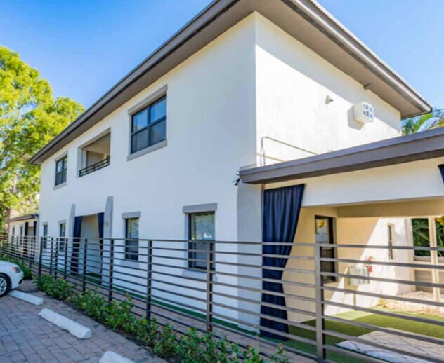 Building Photo - 112 NE 5th St