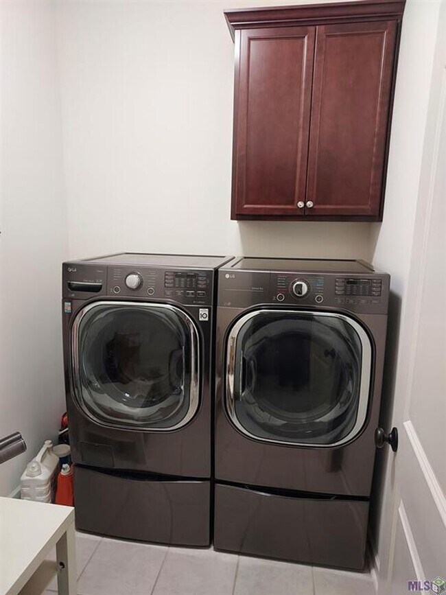 Building Photo - 18328 Crows Nest Dr