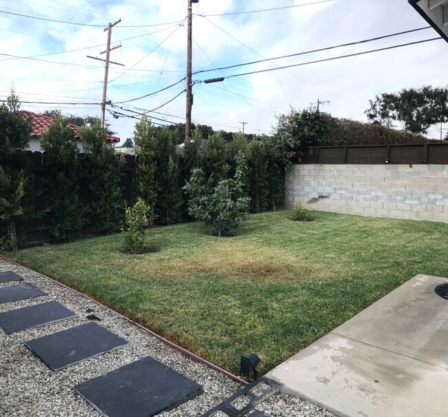 Building Photo - Gorgeous 3 Bedroom 2 Bath Updated House for Lease Near SoFi!