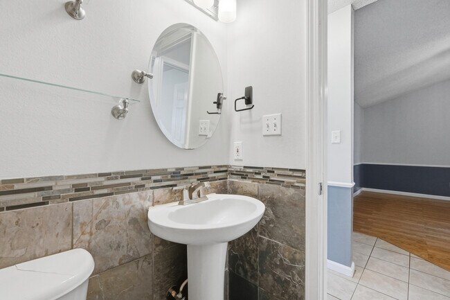 Building Photo - 955 Pacific Silver Ct