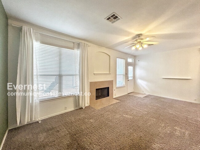 Building Photo - 6013 Negley