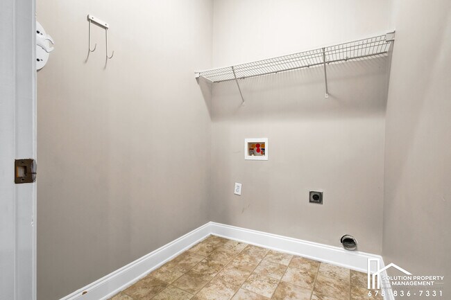 Building Photo - 5358 Manor View Dr NW
