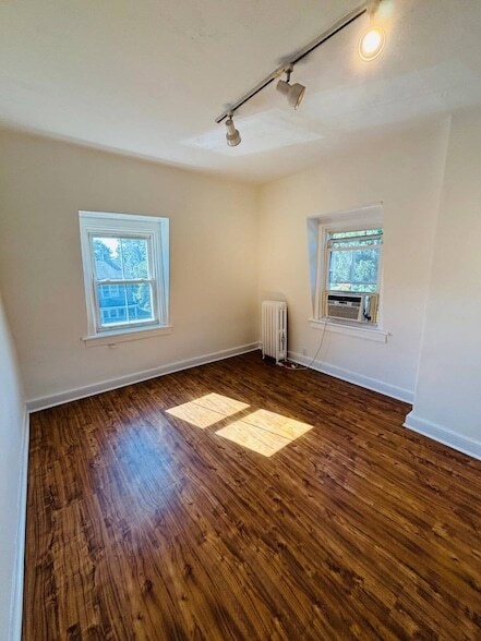 Building Photo - 145 Carpenter Ave