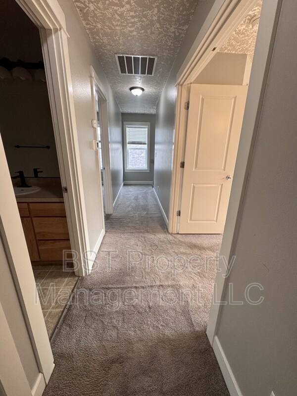 Building Photo - 1604 Webb Lake Dr