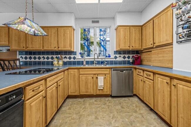 Building Photo - Timeless Ghent Home features charm and elegance in Historic Stockley Gardens