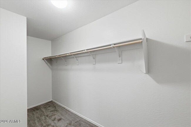 Building Photo - 7119 W Golden Ln