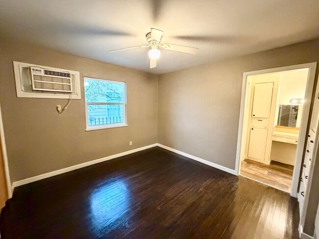 Building Photo - Beautiful 1 bedroom duplex in the heart of it all.