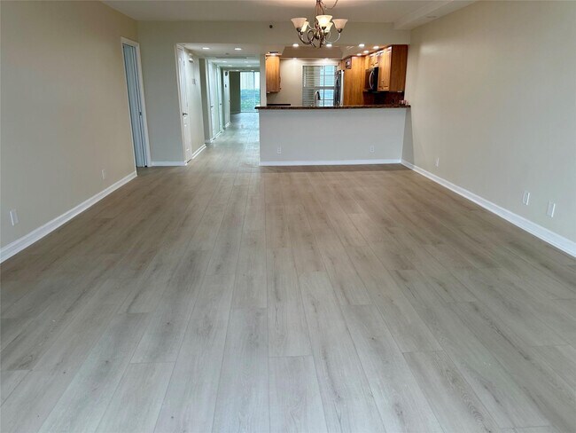 Building Photo - 3510 Oaks Way