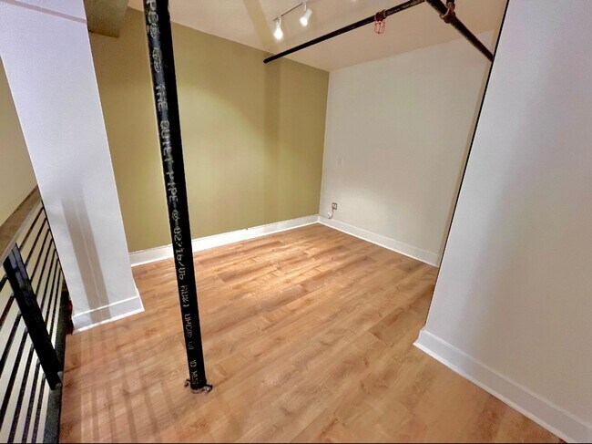 Building Photo - $1,000 MOVE IN SPECIAL!! Beautiful Loft Located in the Heart of San Francisco!!!!