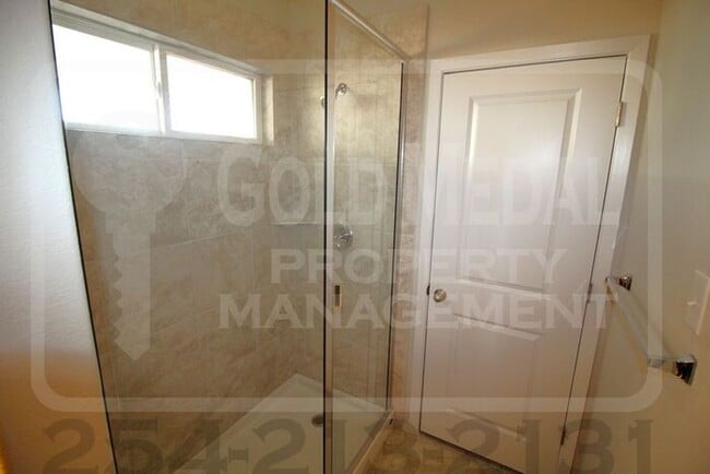 Building Photo - 335 Black Opal Dr