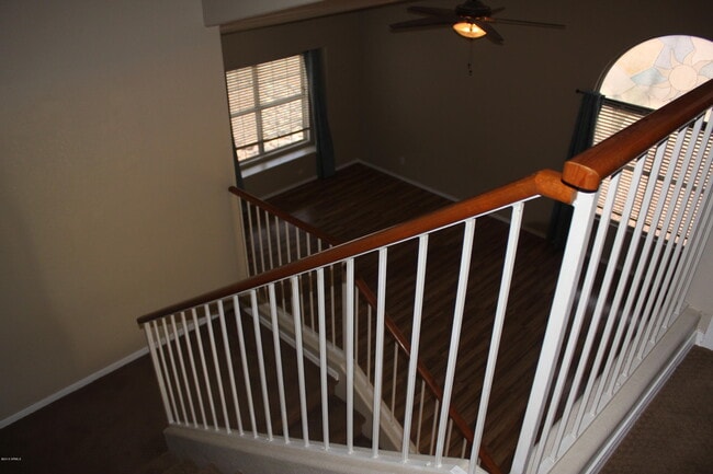 Building Photo - 1221 W Chicago St