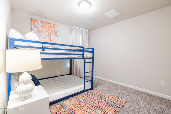 Building Photo - 407 Broussard Hl Dr