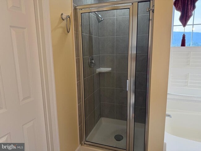 Building Photo - 51 Crystal Hill Ct