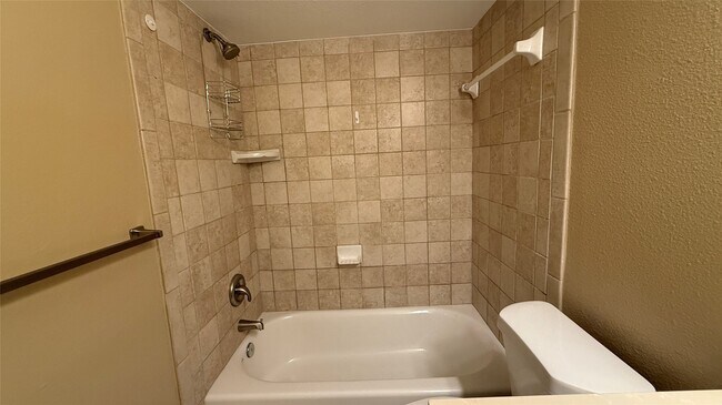 Building Photo - 3500 Tangle Brush Dr