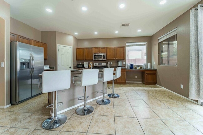 Building Photo - 1761 N St Francis Pl