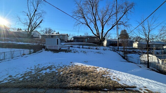 Building Photo - 3 Bedroom 1.5 bath House