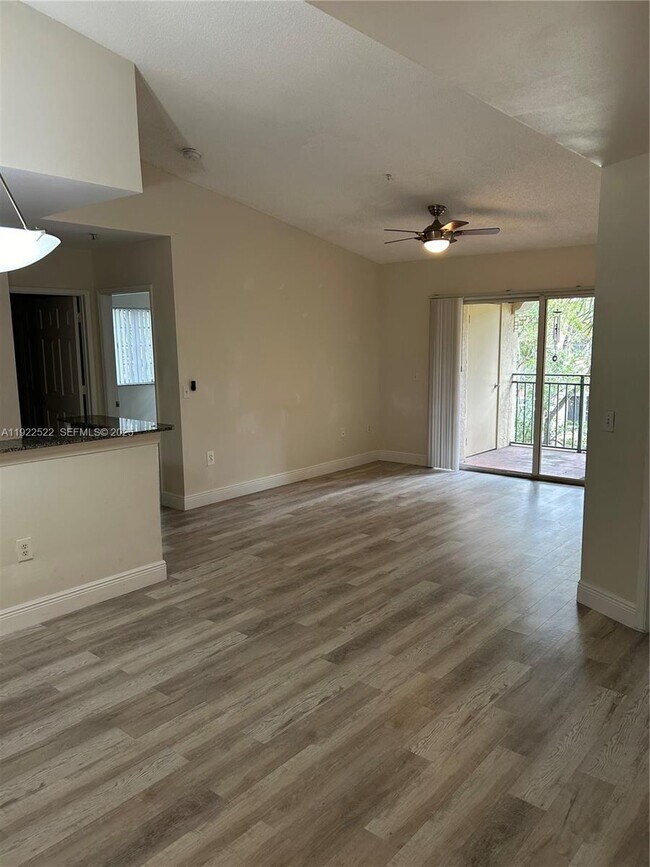 Building Photo - 2494 Centergate Dr