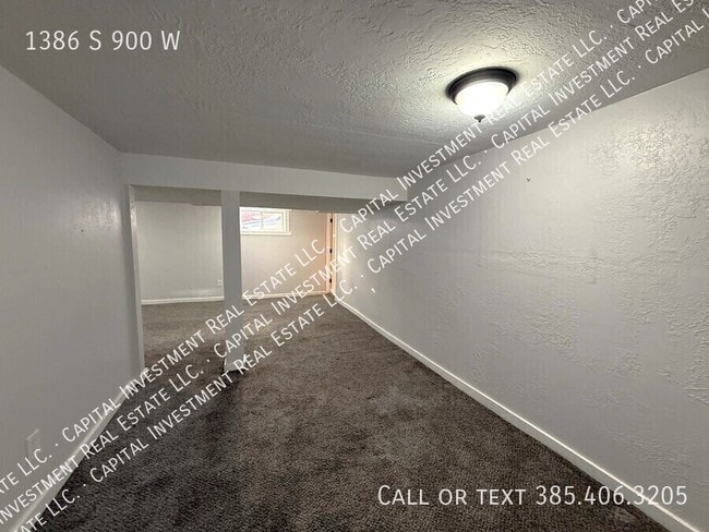 Building Photo - 1386 S 900 W