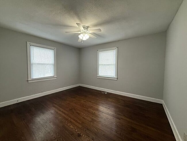 Building Photo - East Nashville Cottage - 2 Bedroom - Private Backyard