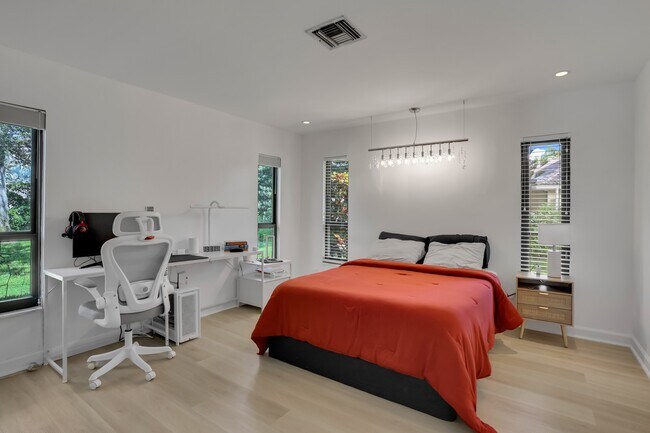 Building Photo - 2903 Banyan Blvd Cir NW