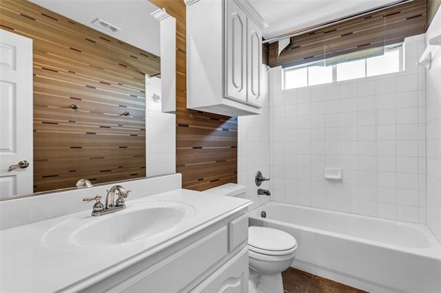 Building Photo - 5013 Sunwood Cir