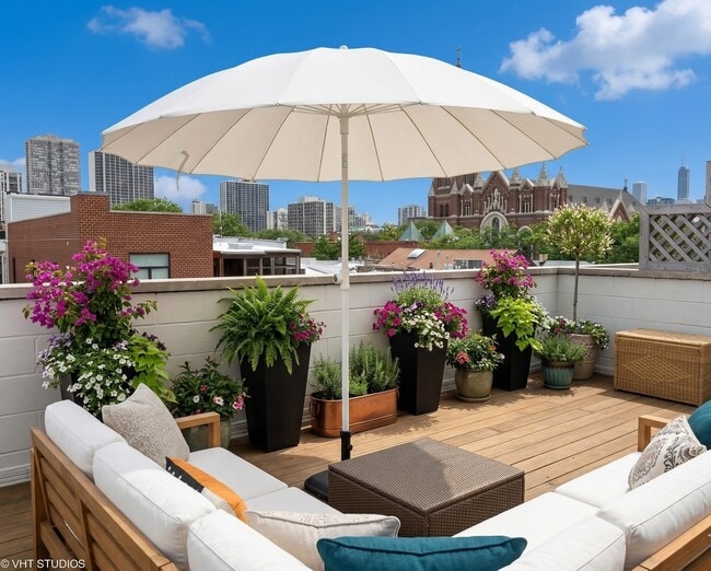 Building Photo - 1727 N Mohawk St