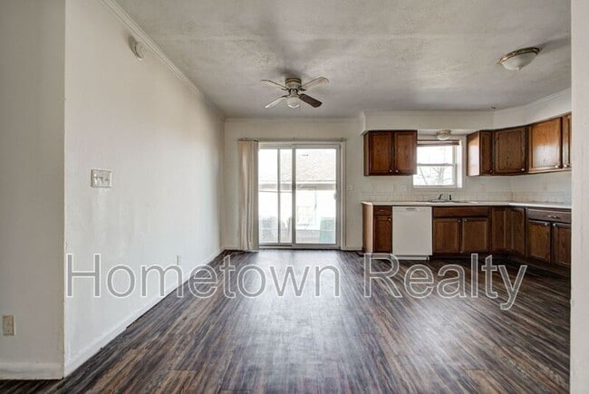 Building Photo - 2701 S Phillips Ave