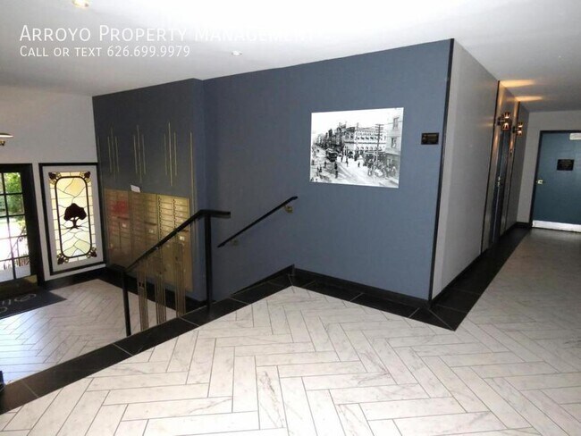 Building Photo - 339 S Catalina