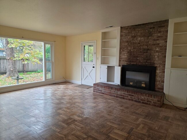 Building Photo - 3254 Magowan Dr