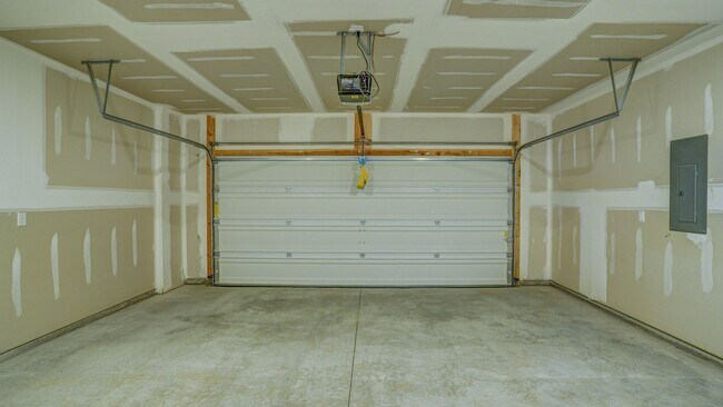 Building Photo - NEW NEW CONSTRUCTION - 5 BDRMS, 3 BTHS, NORTH JOHNSON CITY