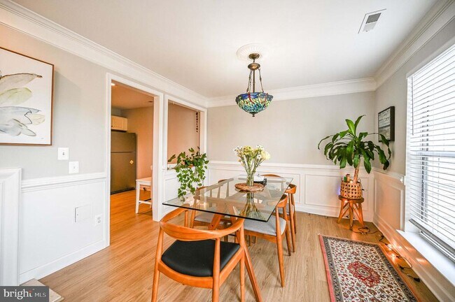 Building Photo - 46893 Eaton Terrace