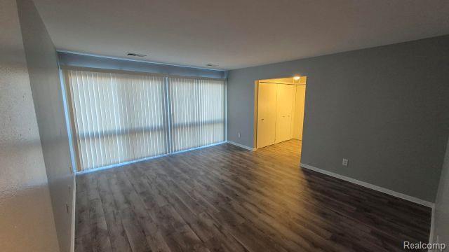 Building Photo - 16245 Roanoke St