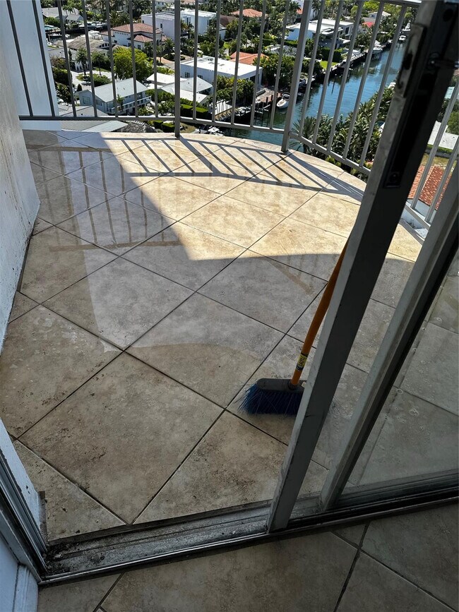 Building Photo - 11930 N Bayshore Dr