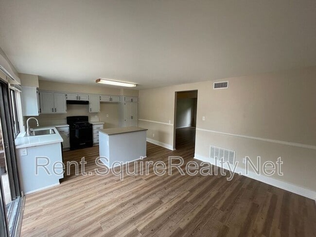 Building Photo - 765 Knollwood Ln