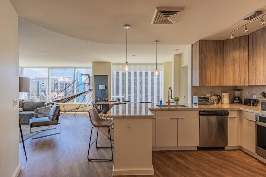 Building Photo - 44 W Monroe St