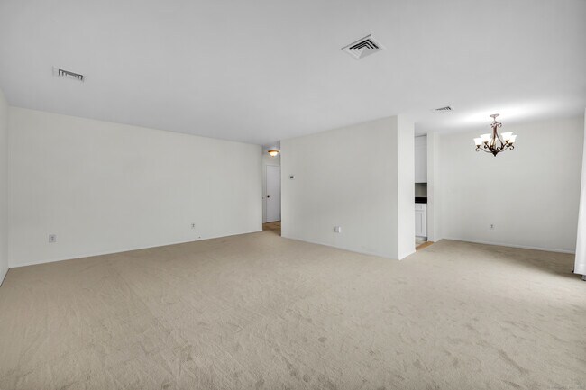 Building Photo - 247 Hamilton Ave