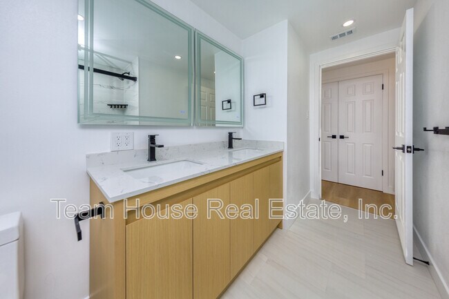 Building Photo - 27220 Seco Canyon Rd