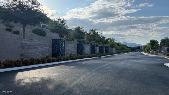 Building Photo - 6208 Petroglyph Ave