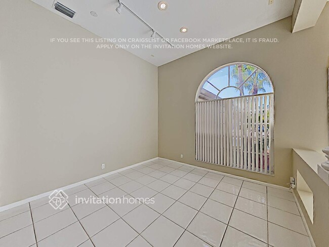 Building Photo - 8227 NW 41st St