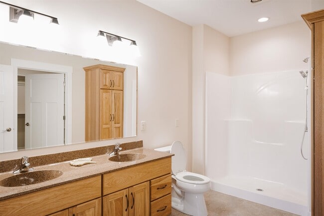 Building Photo - 3234 Plum Tree Ln