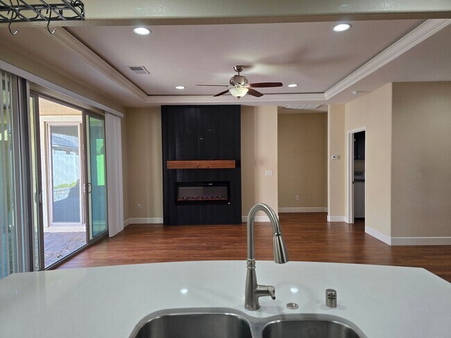 Building Photo - Executive home located on a quiet cul-de-s...