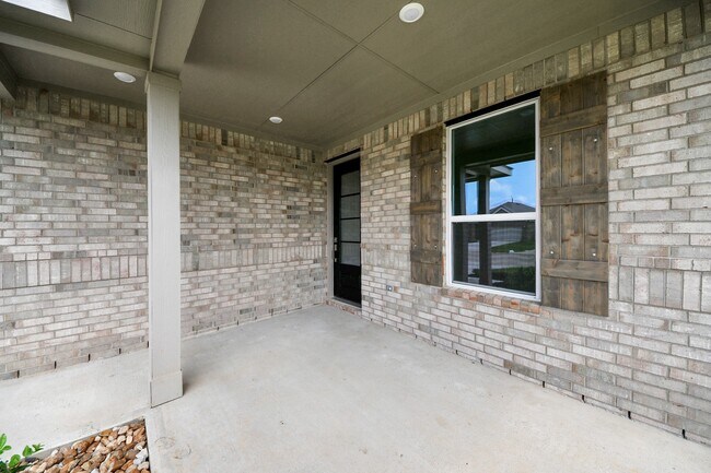 Building Photo - 28910 Rustic Robin Ln