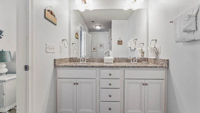 Building Photo - 7450 Shadow Lake Dr