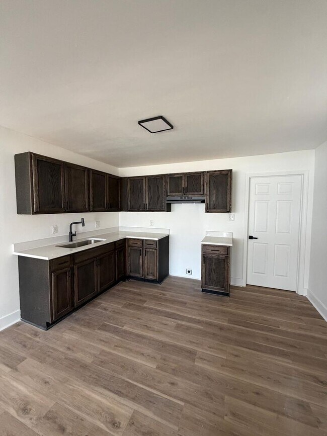 Building Photo - 4-bedroom home in North Little Rock